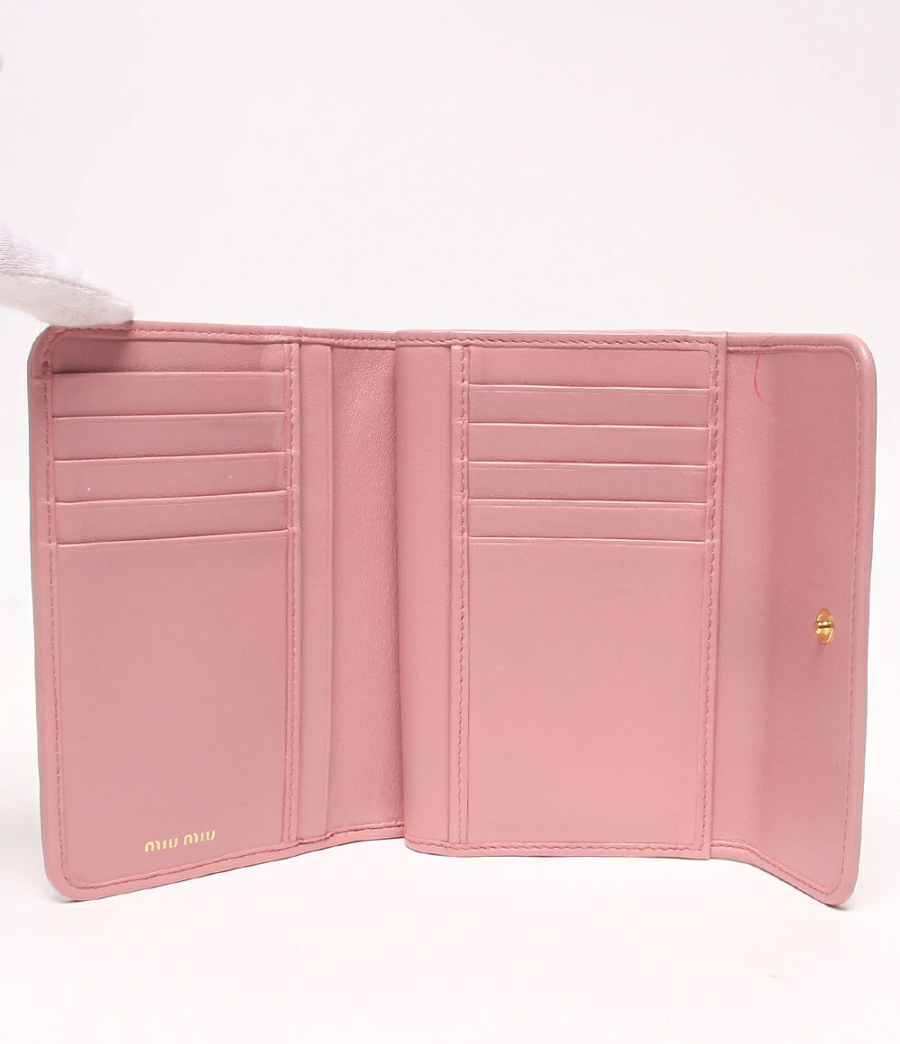 Miu Miu Round Matelass Wallet Bi fold Zipper Black